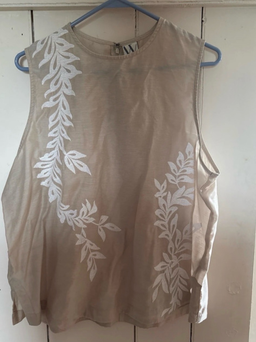 Worthington Beige Sleeveless Tank with White Leaf Appliqué